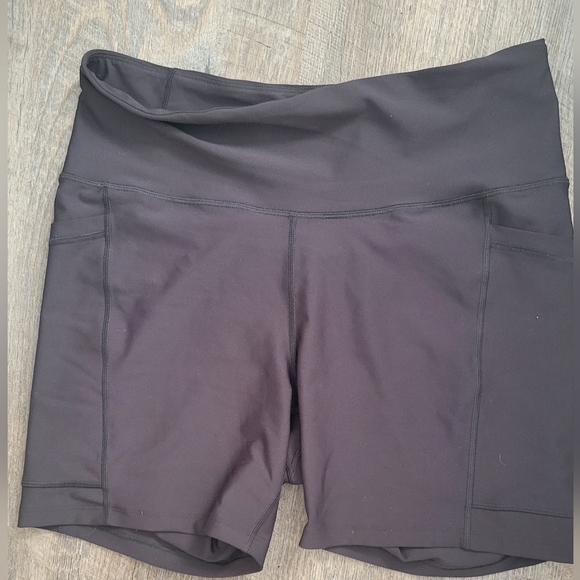 Old Navy Women's Black Bike Shorts - Picture 1 of 4